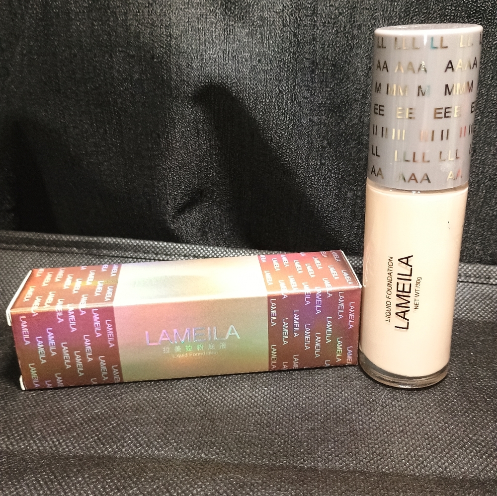 1 Bottle of 30g of liquid foundation
